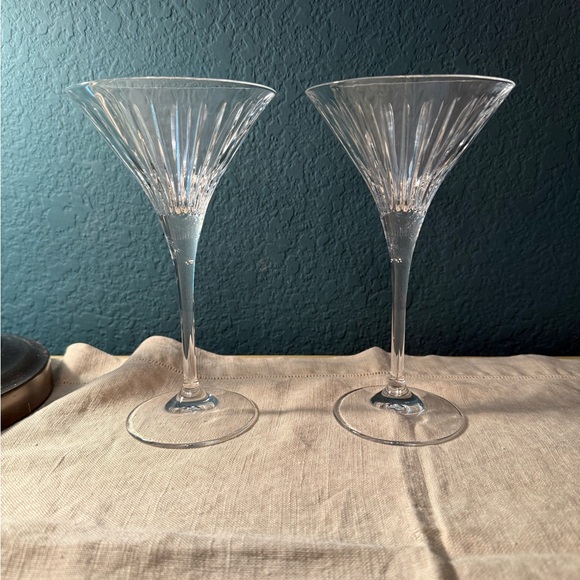 2 Martini Glasses - Picture 1 of 2